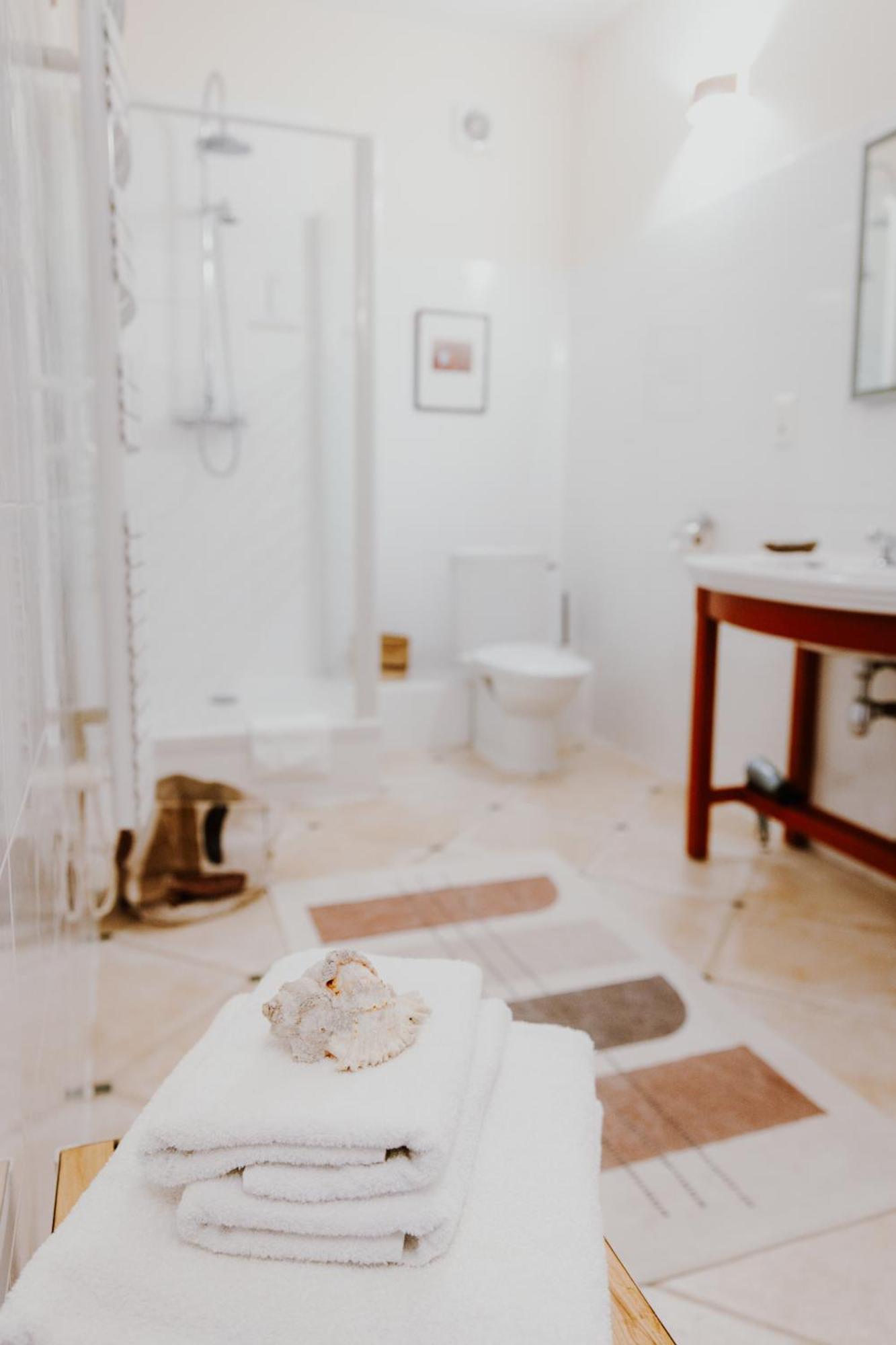 Les Perseides Hotel Lezignan ภายนอก รูปภาพ